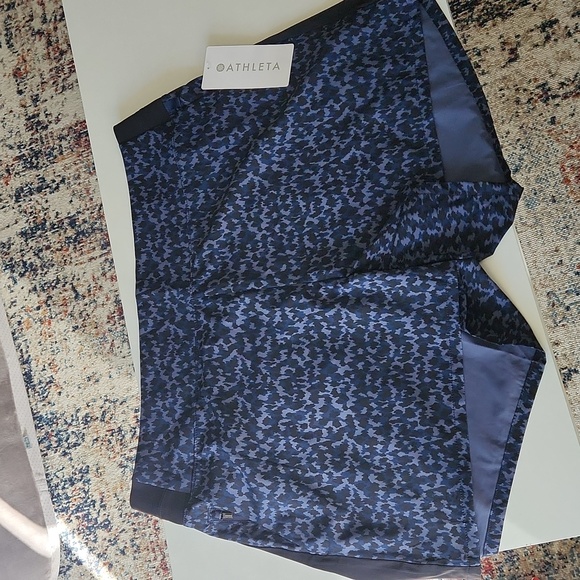 NWT! Athleta Brooklyn Printed Short Navy Size 18 - Picture 3 of 6